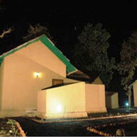 Tiger Lagoon Hotel Bandhavgarh National Park Luaran gambar
